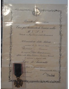 Attestato + croce per 10 anni di anzianità nella Milizia  MVSN 