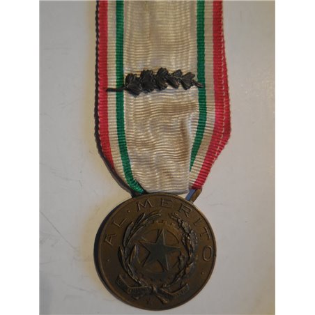 Medaglia al merito della Croce Rossa Italiana CRI in bronzo