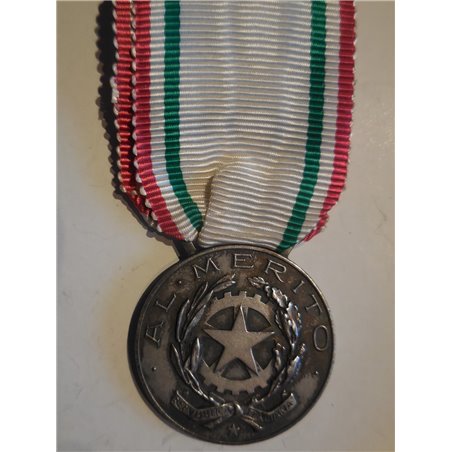 Medaglia al merito della Croce Rossa Italiana CRI in argento
