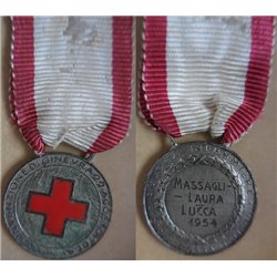 Medaglia per le infermiere della Croce Rossa Italiana