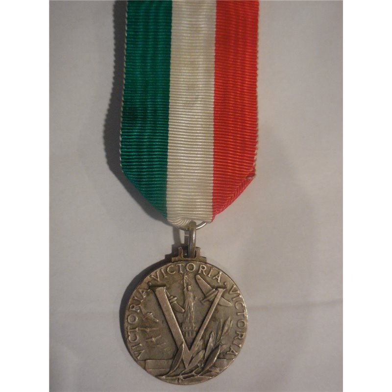 Medaglia a ricordo della vittoria sui nazi-fascisti 1945 1 tipo