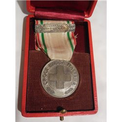 Medaglia ai benemeriti della Croce Rossa CRI con barretta 