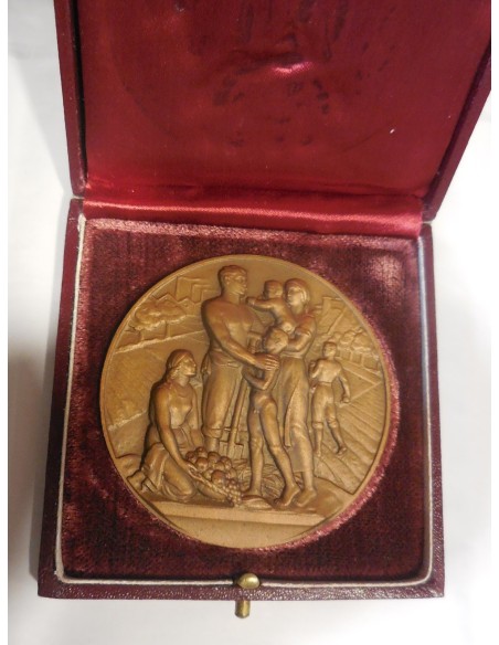 Medaglia centenario cassa di risparmio Cesena 1842 1942 in astuccio