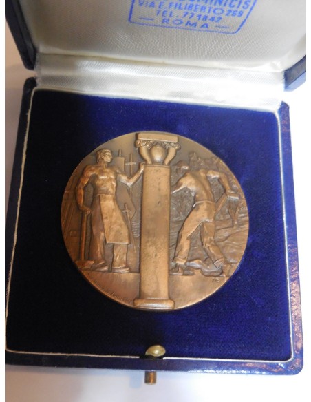 Medaglia centenario cassa di risparmio La Spezia 1842 1942 in astuccio